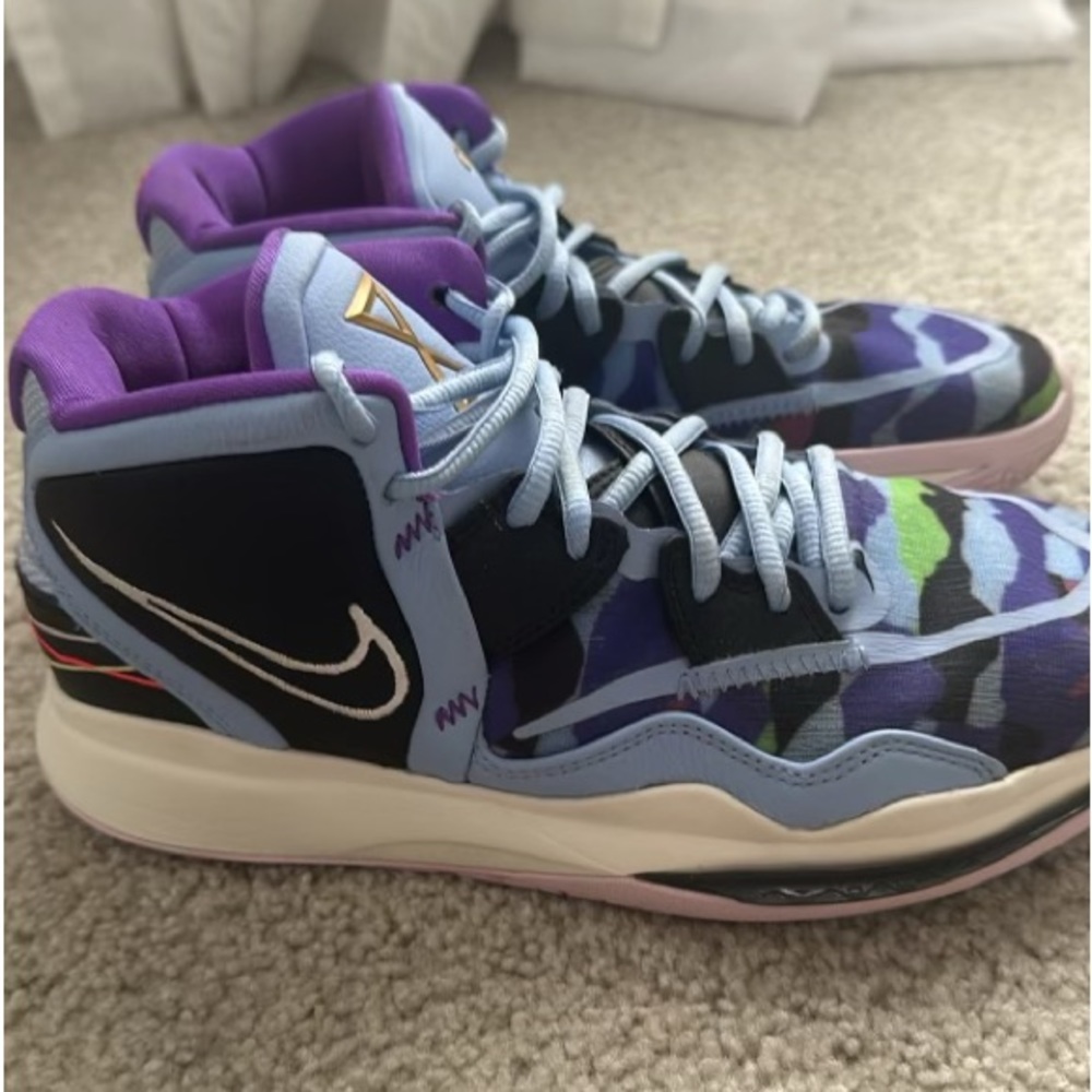 Nike Kyrie infinity- size 8 mens